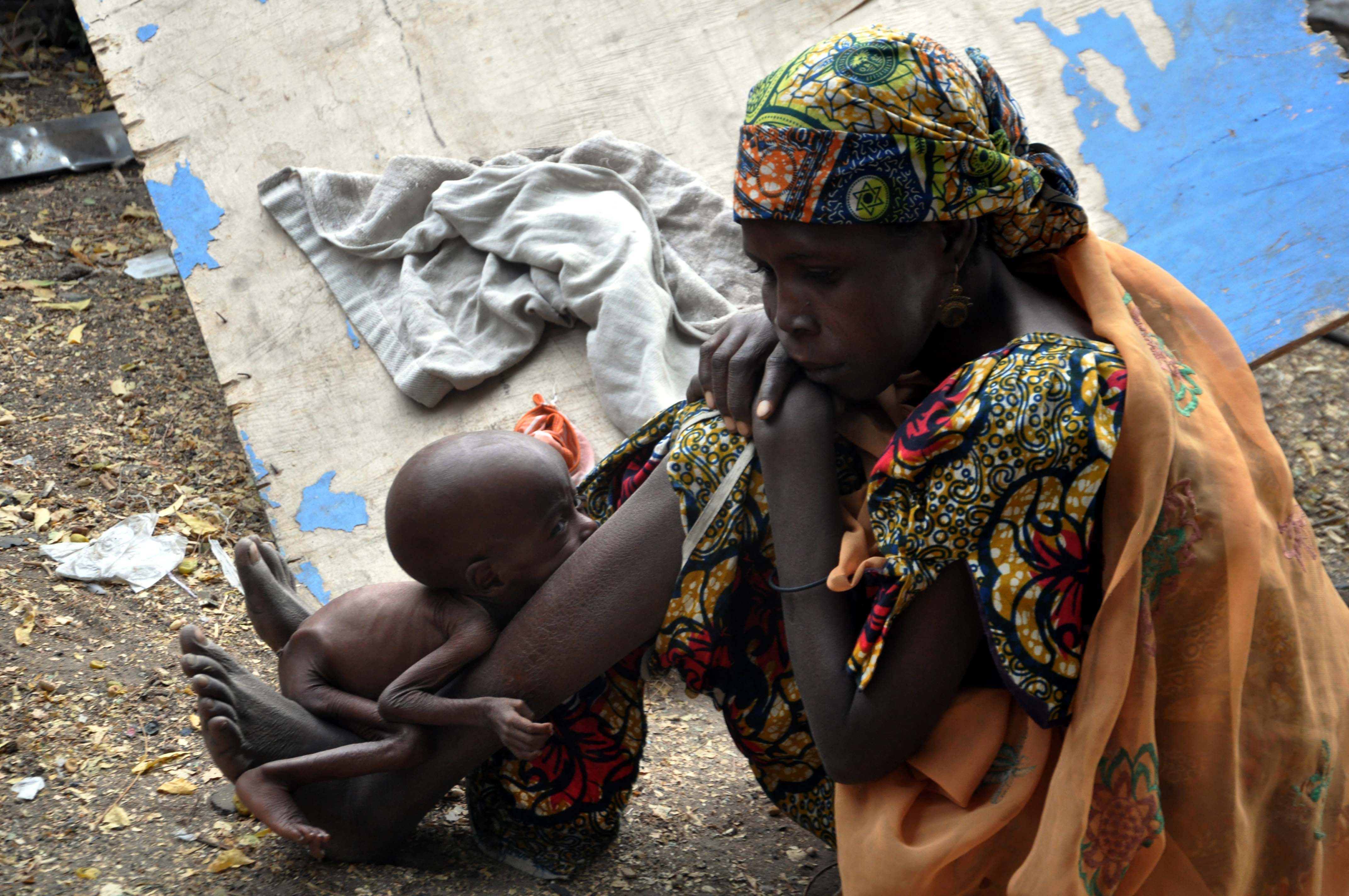 Nigeria uitgehongerde vrouwen verkracht door regeringsleger